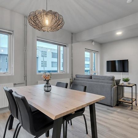 Sunny Central Apartment Reykjavik Ngoại thất bức ảnh